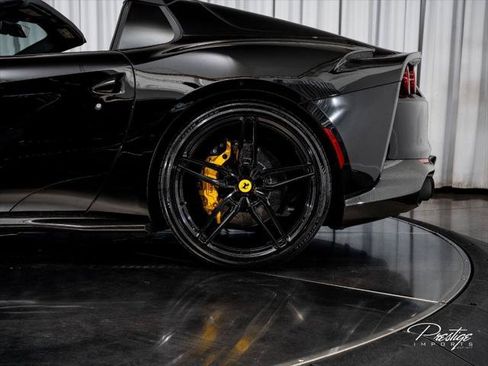 Used 2022 Ferrari 812 GTS RWD image 15
