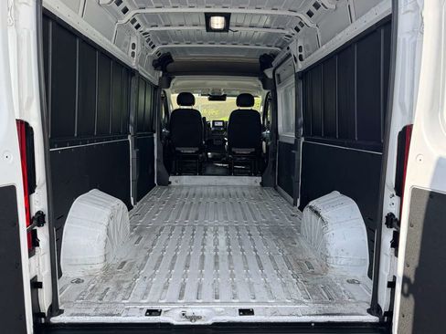 Used 2025 RAM ProMaster 2500 w/ Convenience Group FWD image 14