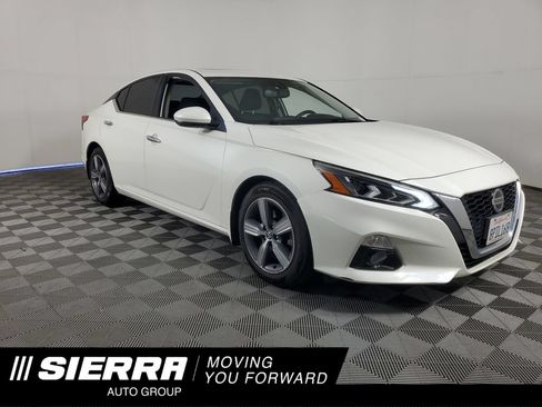 Used 2019 Nissan Altima 2.5 SV FWD image 1
