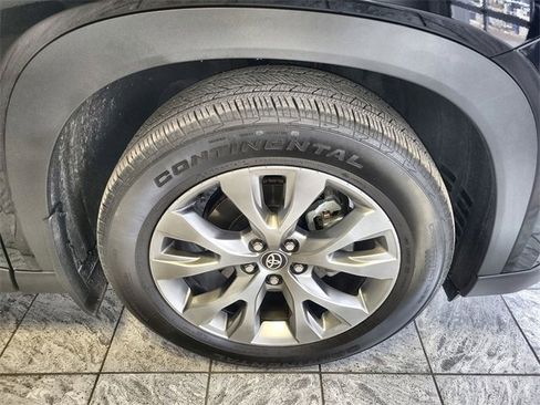 Used 2025 Toyota Grand Highlander Limited image 10