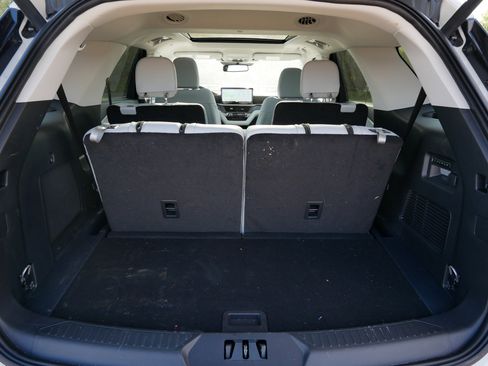Used 2026 Ford Explorer Platinum w/ LUX Leather Package AWD/4WD image 18