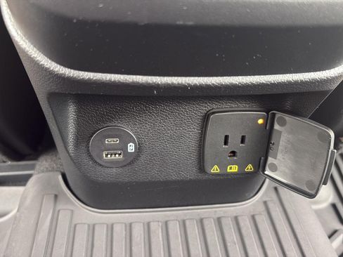 Used 2025 Ford Ranger XLT w/ Equipment Group 301A High AWD/4WD image 32