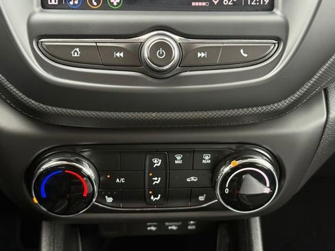 Used 2023 Chevrolet TrailBlazer LT FWD image 11