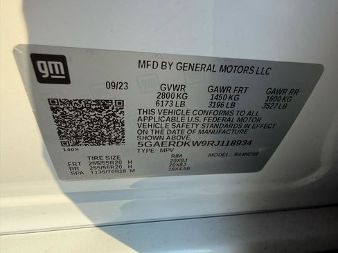 Used 2024 Buick Enclave Avenir w/ Avenir Technology Package image 27