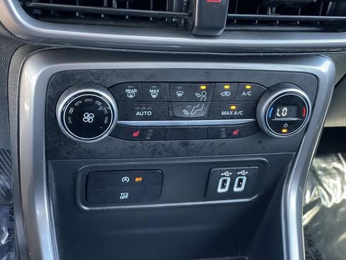 Used 2022 Ford EcoSport SE w/ SE Convenience Package image 11