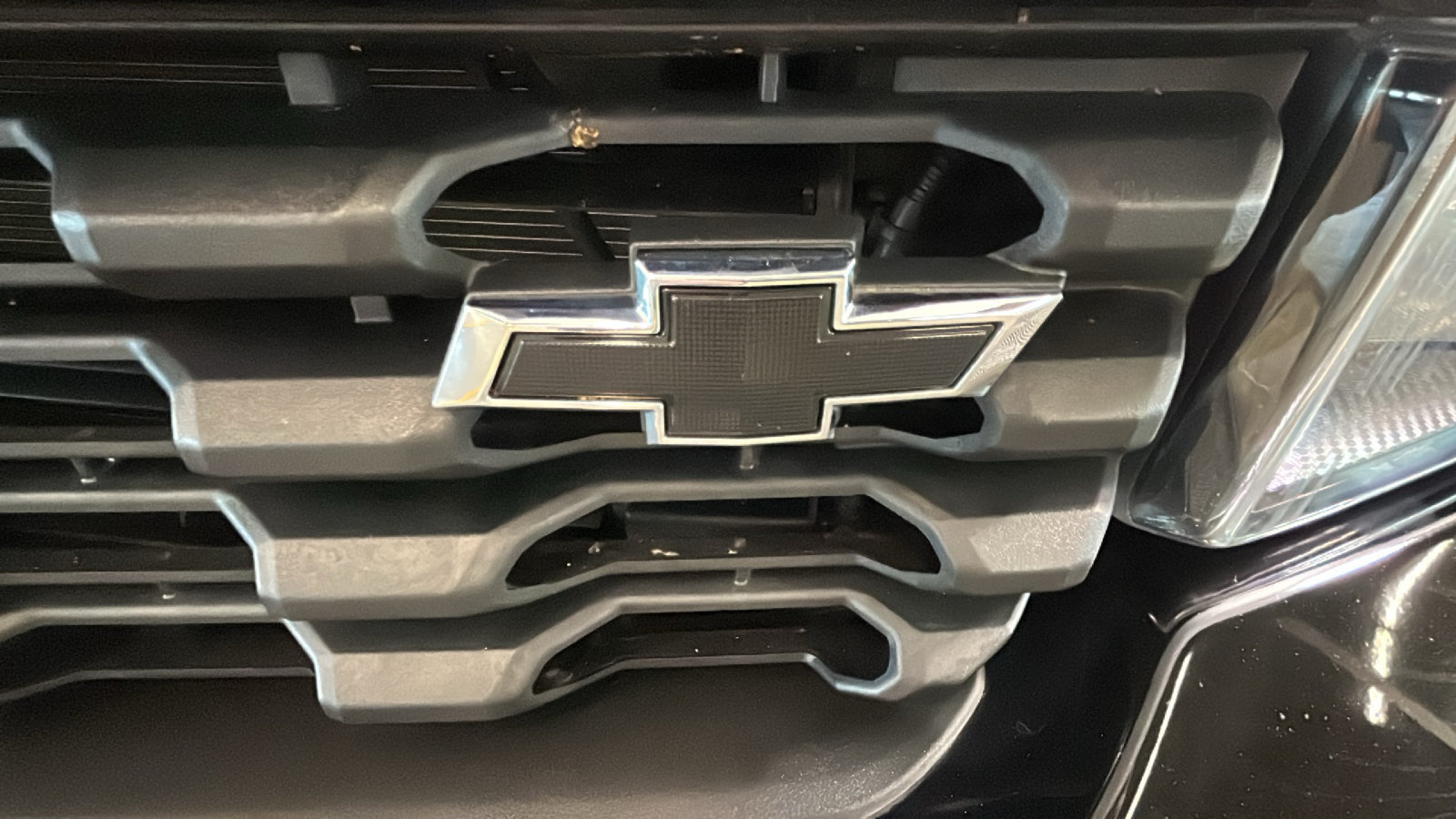 Used 2021 Chevrolet Silverado 1500 Custom w/ LPO, Dark Essentials Package AWD/4WD image 10