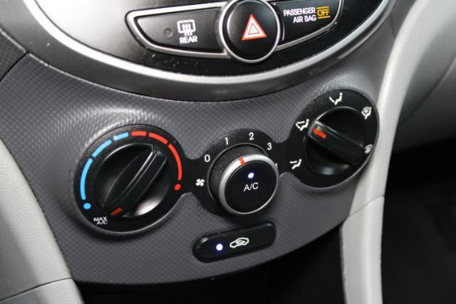 Used 2016 Hyundai Accent SE FWD image 15