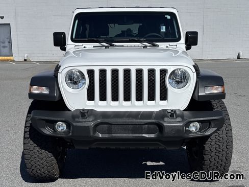 Used 2023 Jeep Wrangler Sport S image 9