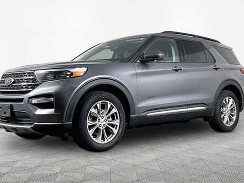 Used 2022 Ford Explorer XLT w/ Equipment Group 202A AWD/4WD image 1