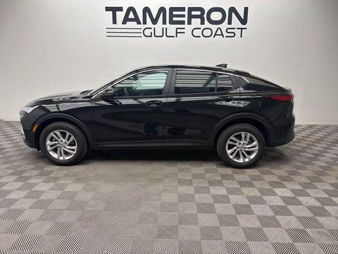 New 2026 Buick Envista Preferred image 2