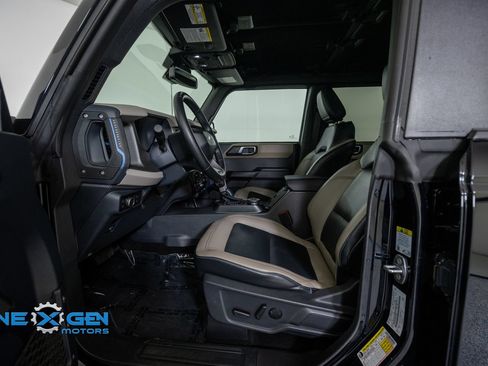 Used 2024 Ford Bronco Wildtrak AWD/4WD image 11