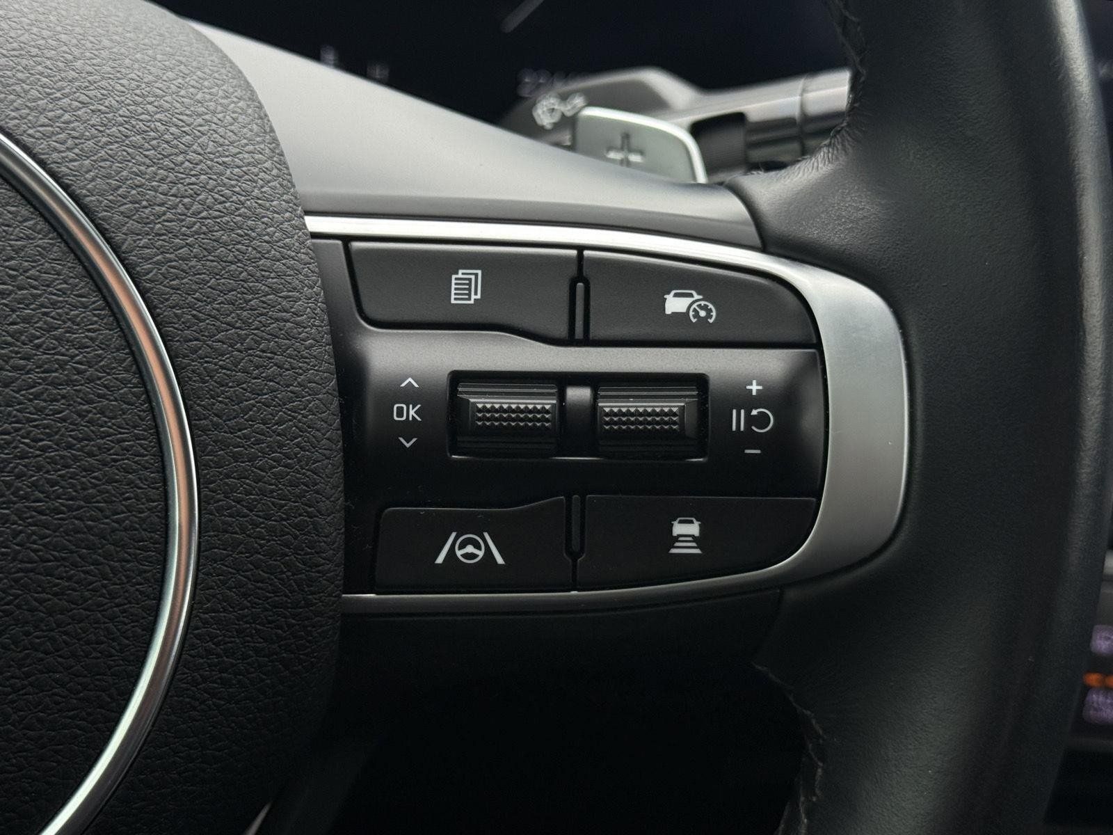 Used 2025 Kia K5 GT w/ GT1 Package FWD image 31