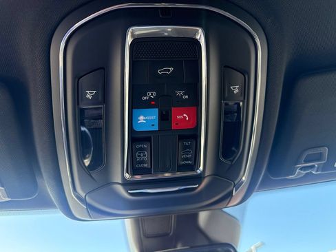 Used 2024 Jeep Grand Cherokee L Altitude RWD image 27
