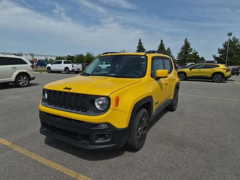Used 2016 Jeep Renegade Latitude FWD image 1