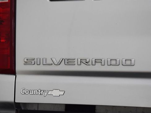 Used 2022 Chevrolet Silverado 2500 Custom w/ Custom Value Package AWD/4WD image 23