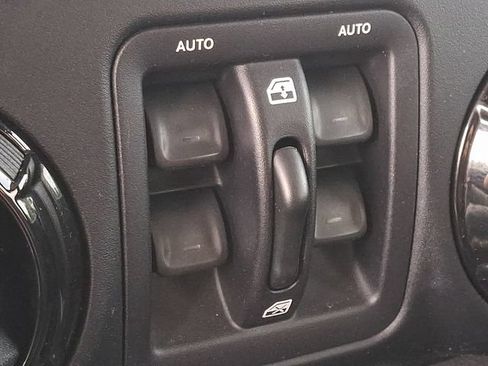Used 2017 Jeep Wrangler Unlimited Sahara AWD/4WD image 23