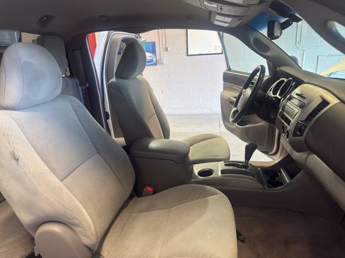 Used 2011 Toyota Tacoma 4x4 Access Cab w/ SR5 Pkg #2 image 21