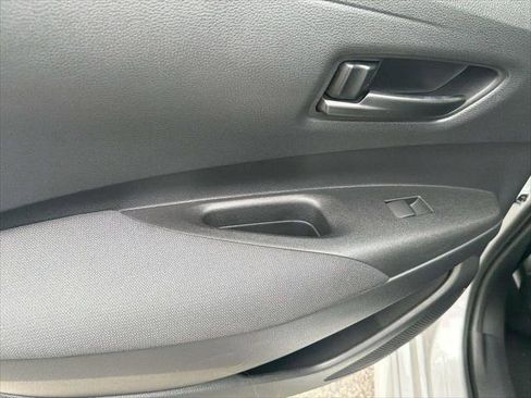 Certified 2025 Toyota Corolla LE image 27