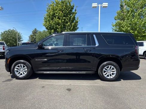 New 2026 Chevrolet Suburban LT w/ Comfort Package AWD/4WD image 2