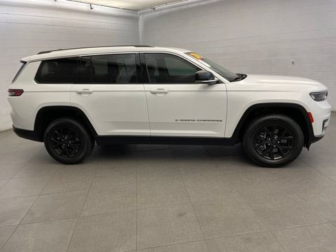 Certified 2024 Jeep Grand Cherokee L Limited RWD image 5