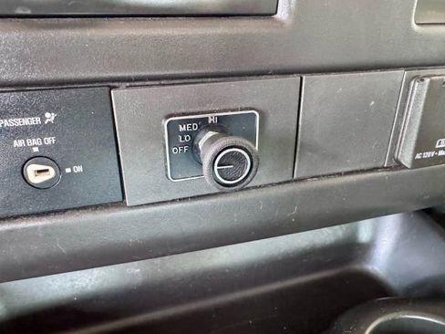 Used 2015 Chevrolet Express 2500 image 18