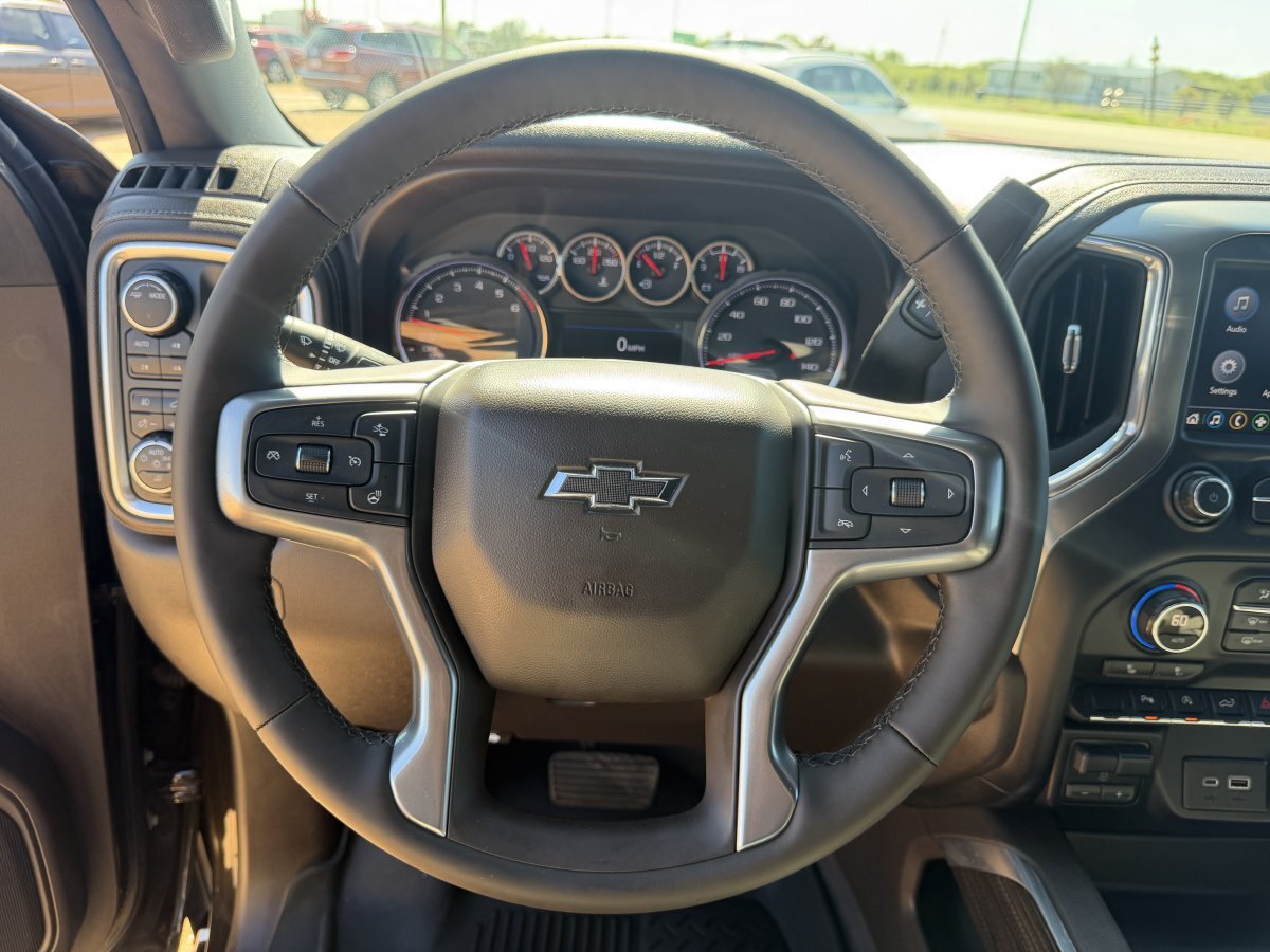 Used 2020 Chevrolet Silverado 1500 RST w/ Texas Edition AWD/4WD image 36