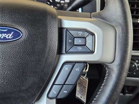 Used 2019 Ford F250 Lariat w/ Chrome Package image 23