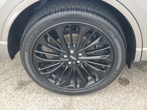 Certified 2023 Lincoln Corsair Reserve w/ Equipment Group 201A AWD/4WD image 7