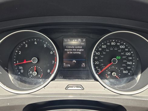 Used 2021 Volkswagen Tiguan SE FWD image 11