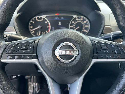 Used 2025 Nissan Altima 2.5 SV image 28