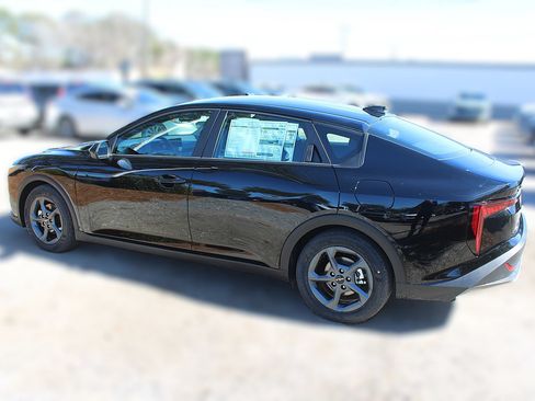 New 2026 Kia K4 FWD image 12
