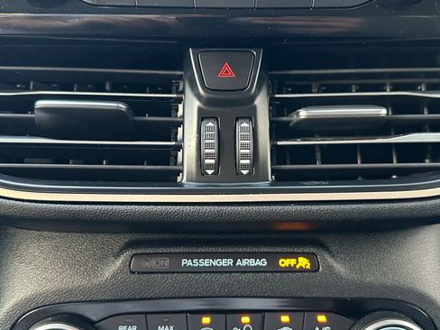 Used 2021 Ford Escape SE w/ Cold Weather Package image 21