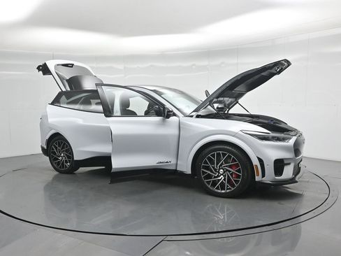 Certified 2023 Ford Mustang Mach-E GT w/ GT Performance Edition image 32