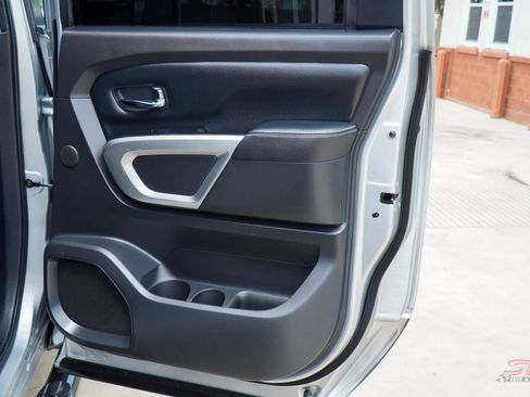 Used 2017 Nissan Titan PRO-4X image 25