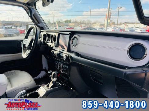 Used 2022 Jeep Gladiator Overland image 56