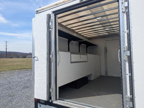 Used 2024 Ford E-350 and Econoline 350 Super Duty w/ Power Windows & Locks Group image 11