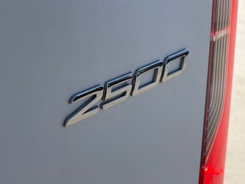 Used 2019 Mercedes-Benz Sprinter 2500 image 9