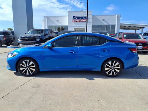 Used 2023 Nissan Sentra SV w/ SV Premium Package image 4