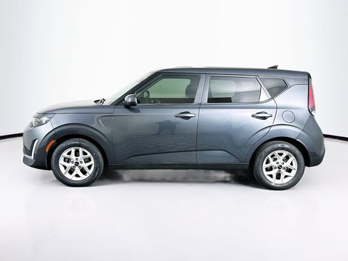 Used 2023 Kia Soul LX w/ Option Group 015 FWD image 4