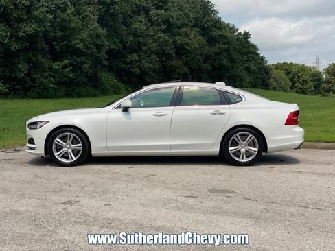 Used 2017 Volvo S90 T5 Momentum w/ Convenience Package FWD image 4