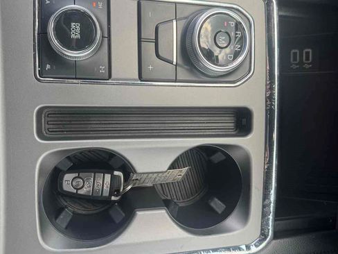 Used 2019 Ford Expedition XLT w/ Equipment Group 202A image 24