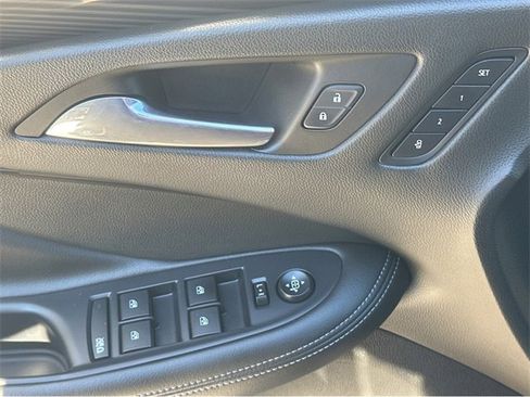 Used 2020 Buick Envision Essence image 30