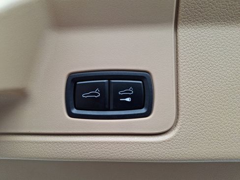 Used 2015 Porsche Panamera GTS image 29