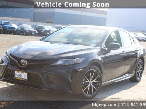 Used 2023 Toyota Camry SE image 8