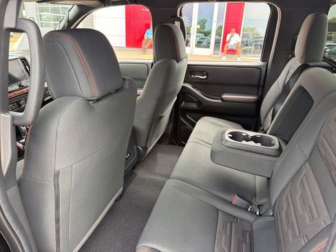 Used 2025 Nissan Frontier PRO-4X AWD/4WD image 16