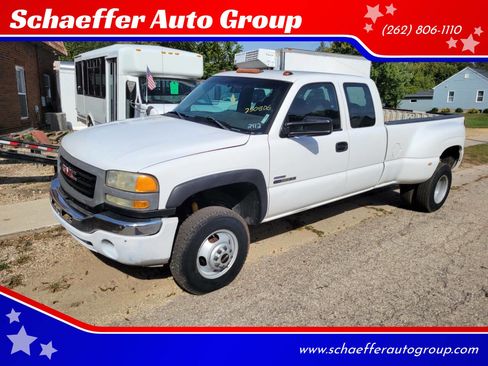 Used 2006 GMC Sierra 3500 W/T w/ Heavy-Duty Power Package image 3