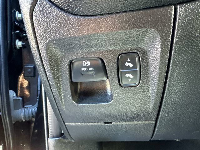 Used 2022 RAM 1500 Laramie AWD/4WD image 33