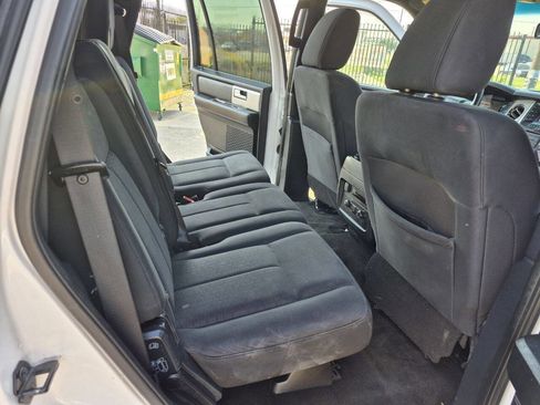 Used 2015 Ford Expedition XLT image 17