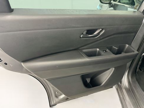 Used 2025 Nissan Pathfinder SV AWD/4WD image 26