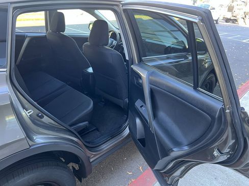 Used 2015 Toyota RAV4 LE FWD image 10